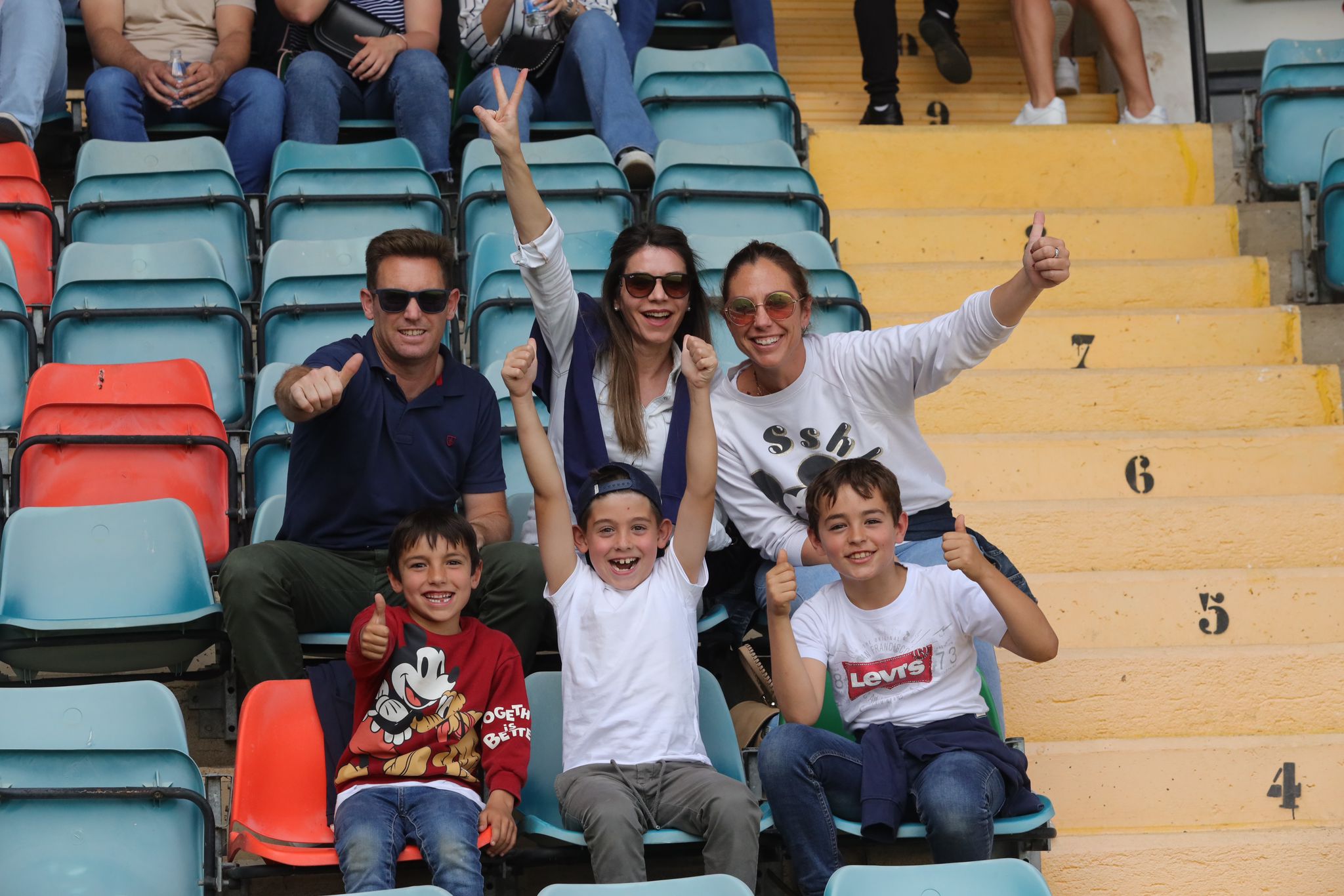 La grada, la afición y la tormenta sobre el Helmántico