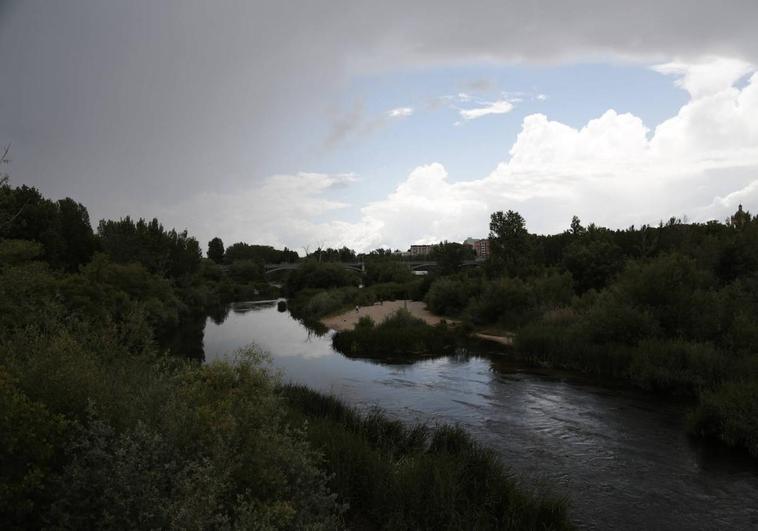 El Tormes, cerca del puente Enrique Estevan.