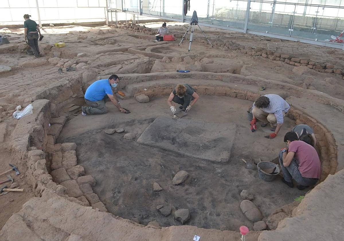 Excavaciones en el Cerro de San Vicente.