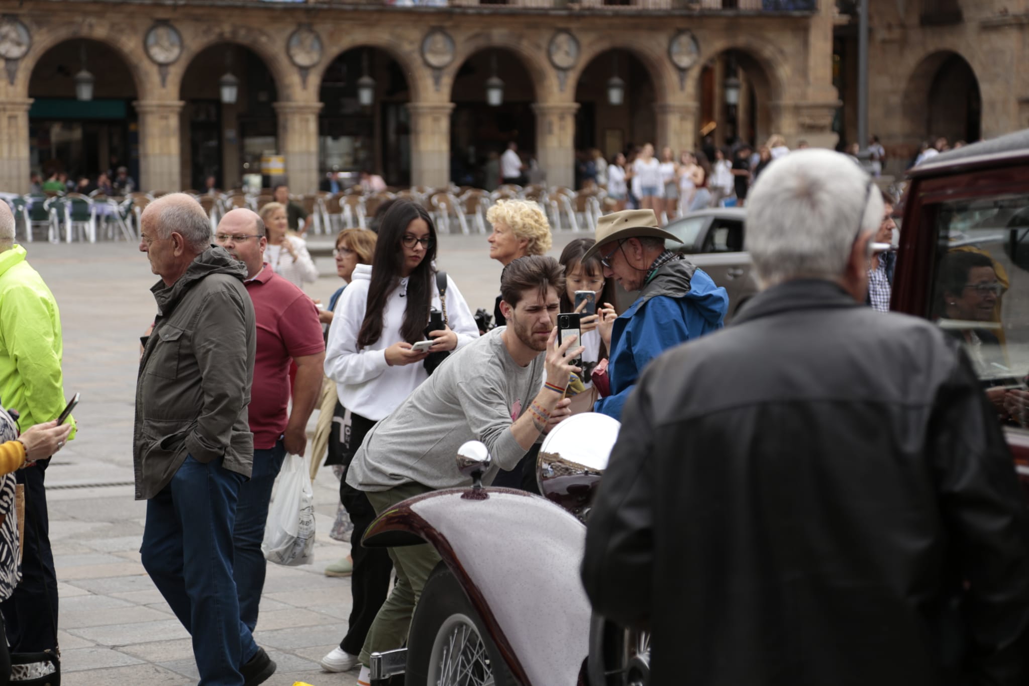 Los coches de la 25º edición del Rally Protagonistas llegan a Salamanca