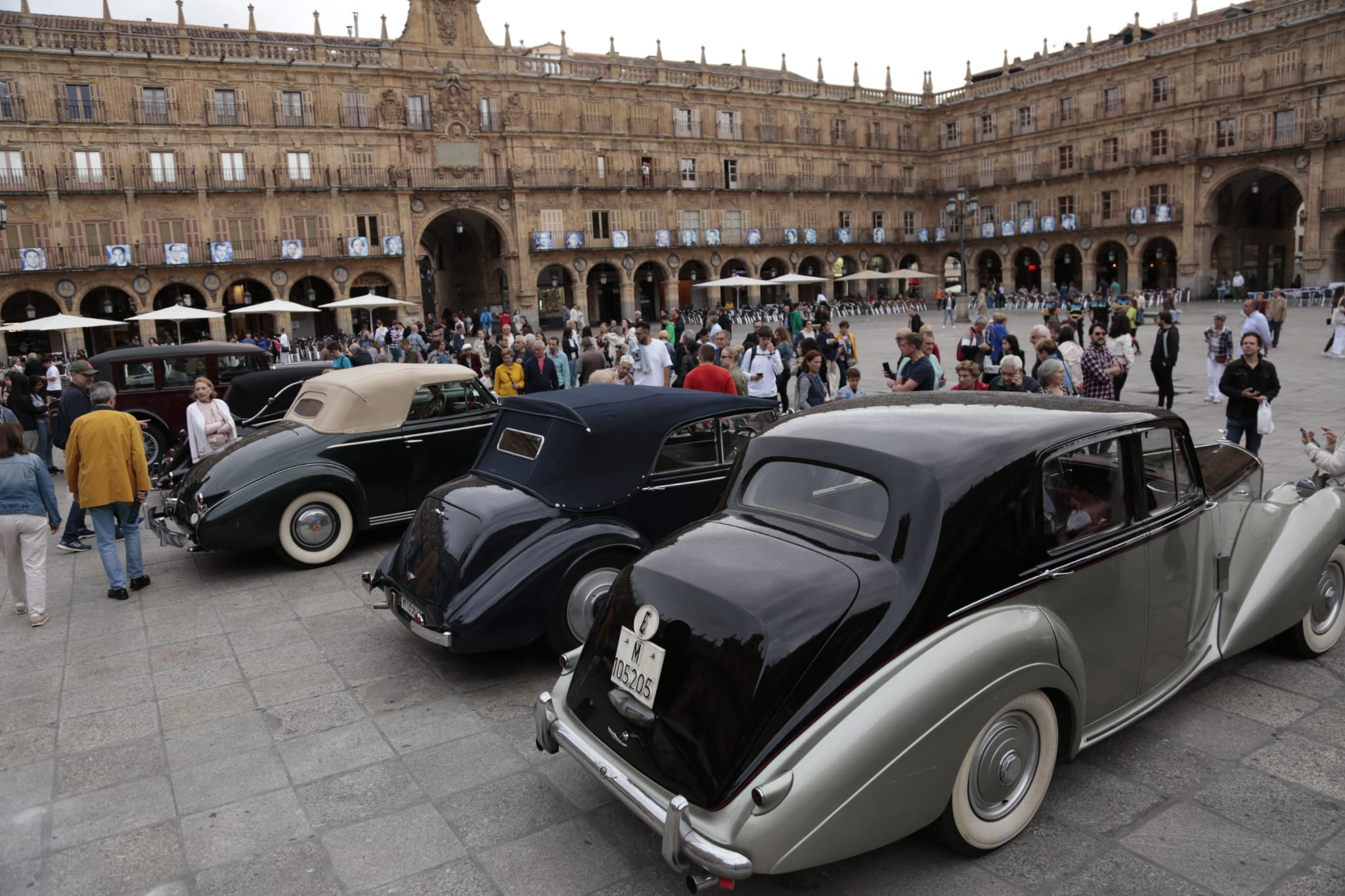 Los coches de la 25º edición del Rally Protagonistas llegan a Salamanca