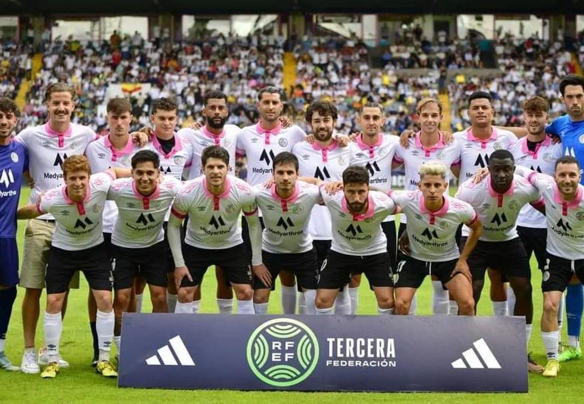 Foto de familia de la plantilla del Salamanca UDS.