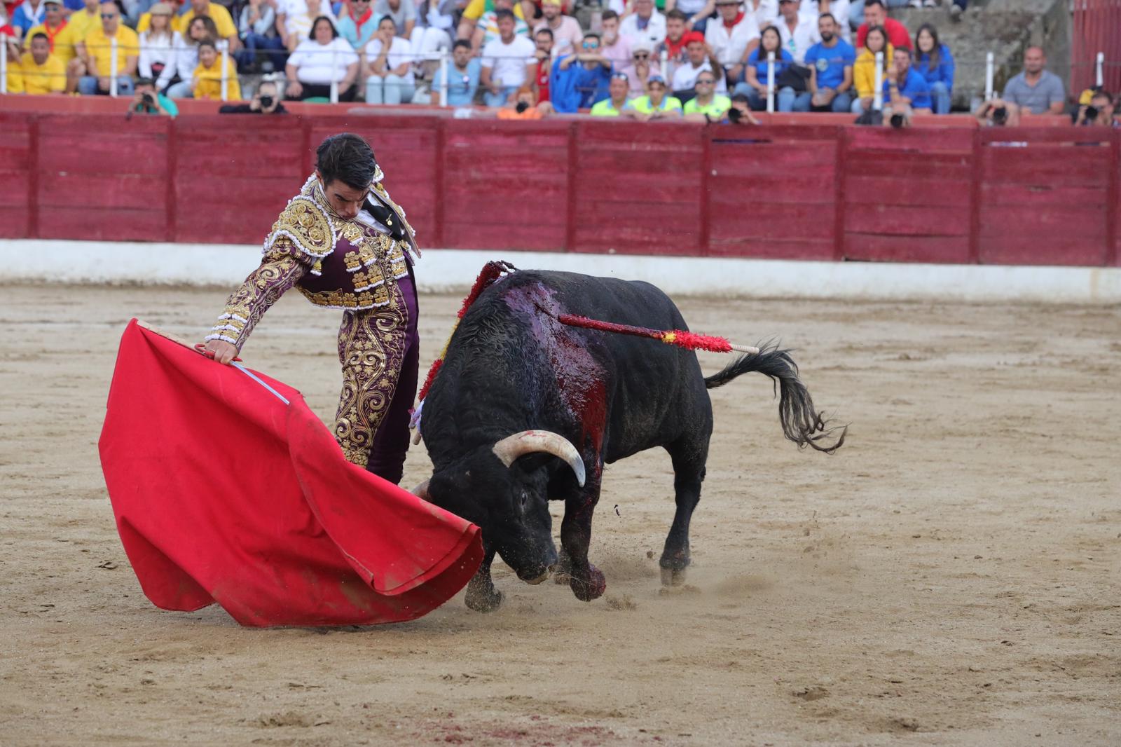 Apoteósica despedida de López Chaves en Ledesma