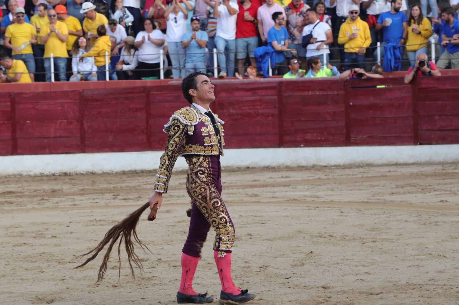 Apoteósica despedida de López Chaves en Ledesma