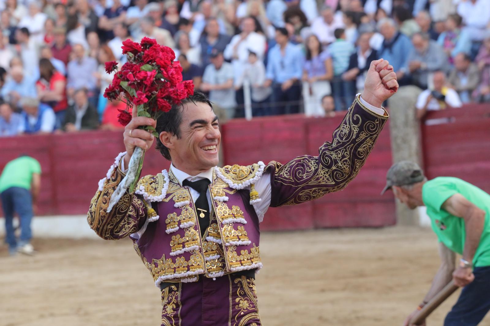 Apoteósica despedida de López Chaves en Ledesma