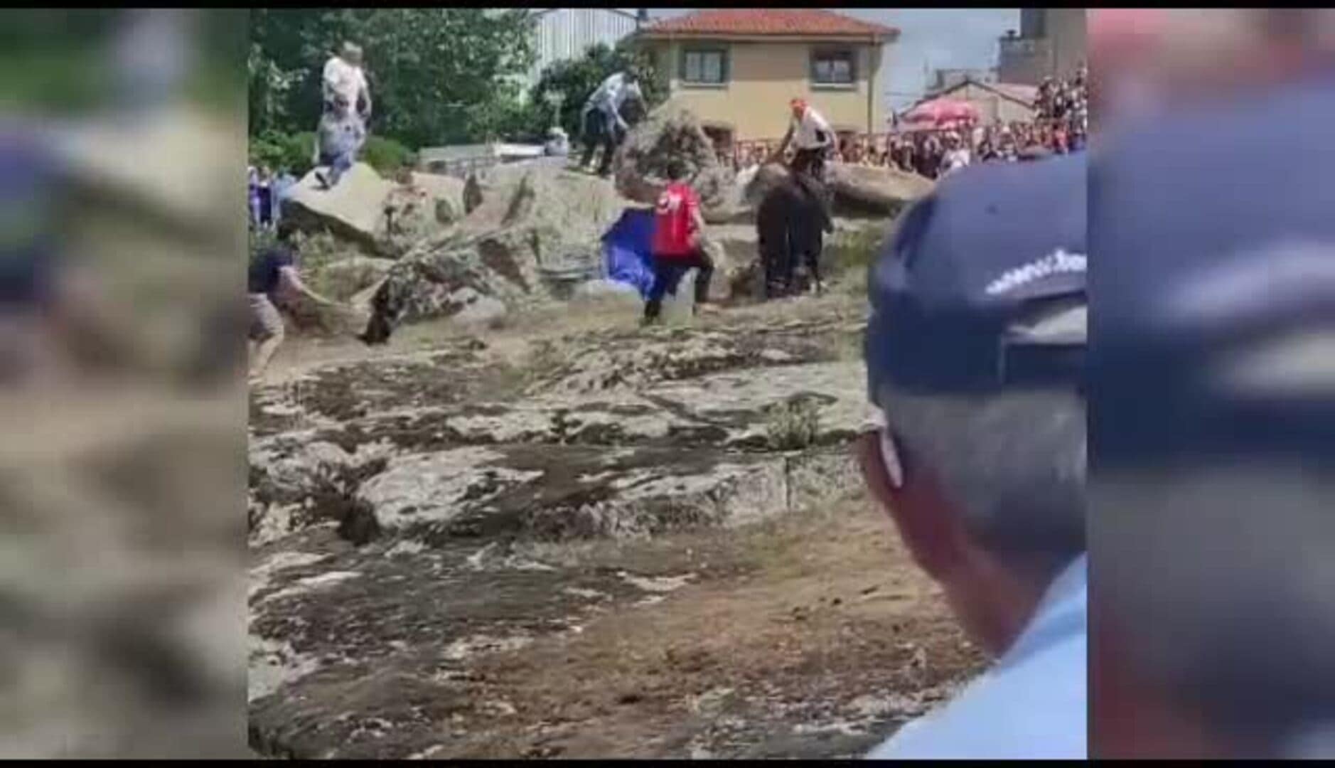 Cogida a un anciano de 90 años en el encierro de Ledesma | Salamancahoy