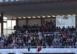 Grada principal del Municipal Luis Ramos de Guijuelo.