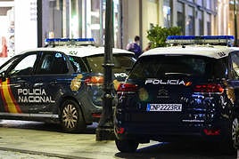 Coches patrulla de la Policía Nacional.