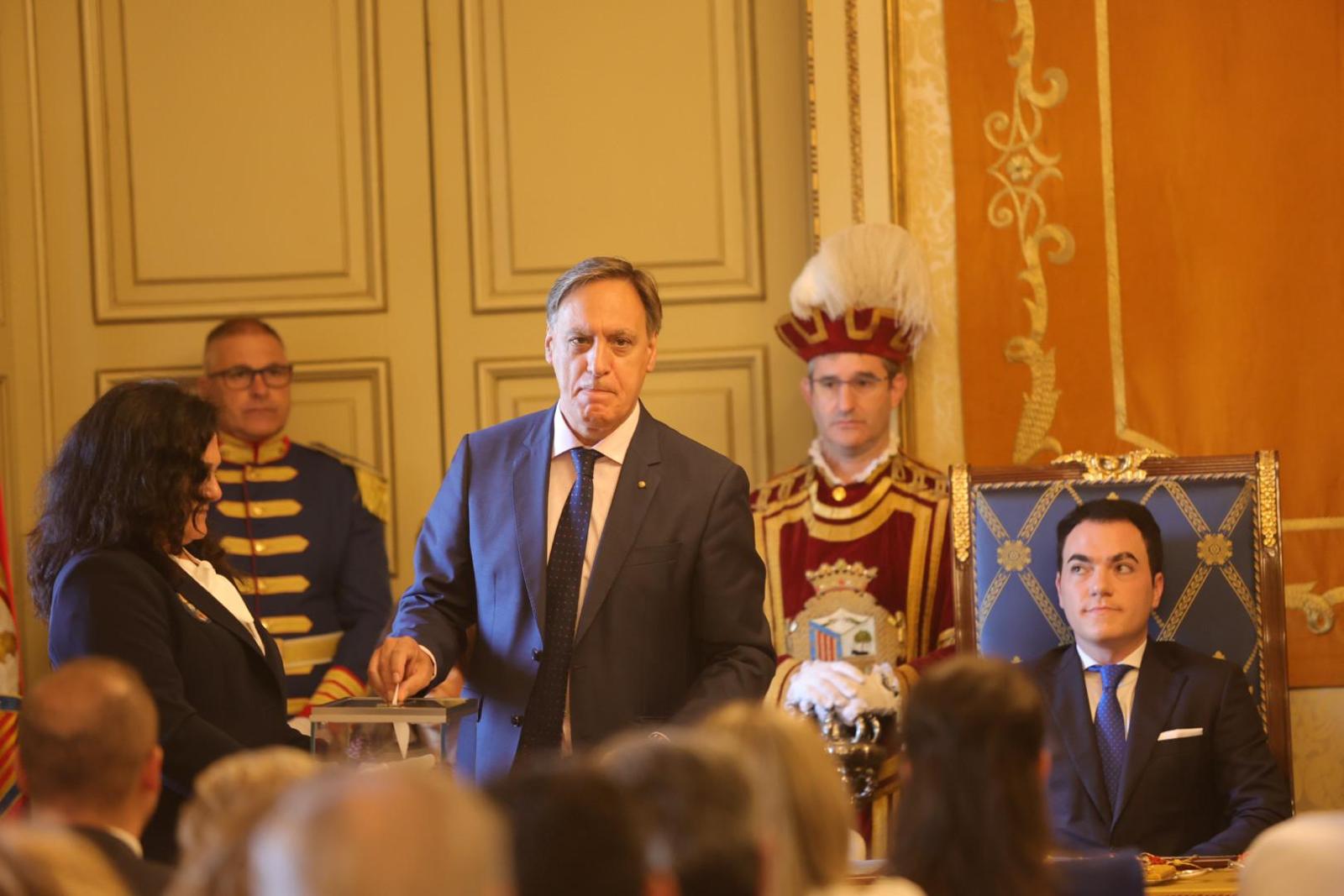 Carlos García Carbayo ya es alcalde de Salamanca