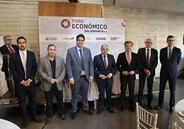 Al fondo a la izquierda, Nacho Foces (El Norte de Castilla), Daniel Gonzalo (USAL), José Barragán (OBRAMAT), Diego García (CEOE-Cepyme Salamanca), Lorenzo Amor (Presidente de ATA y vicepresidente de la COE), Juan Alanis (Glogal Exchange), Jesús González (Laboral Kutxa), Goyo Ezama (Director general de El Norte de Castilla)