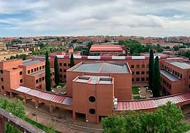 La Usal apuesta por las renovables con la instalación de paneles solares en varias facultades