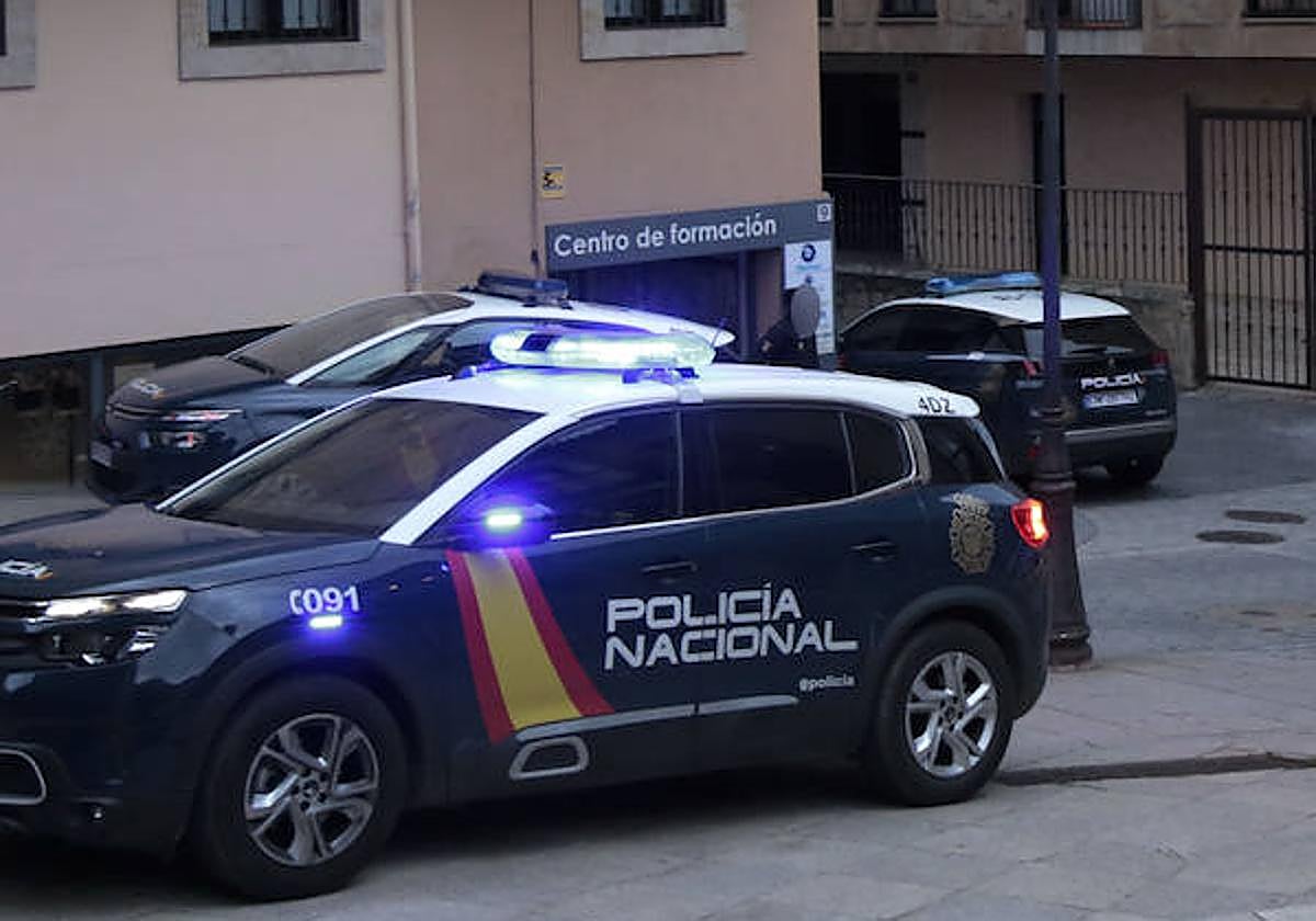 Un Policía fuera de servicio salva la vida a un menor tras encontrarlo flotando en una piscina en Salamanca