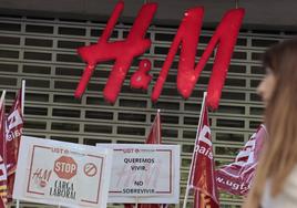 Movilizaciones frente a una tienda de H&M.