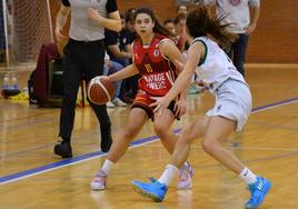 Inés Santibáñez, con las Vantage Towers Alcobendas de la Liga Femenina Challenge.