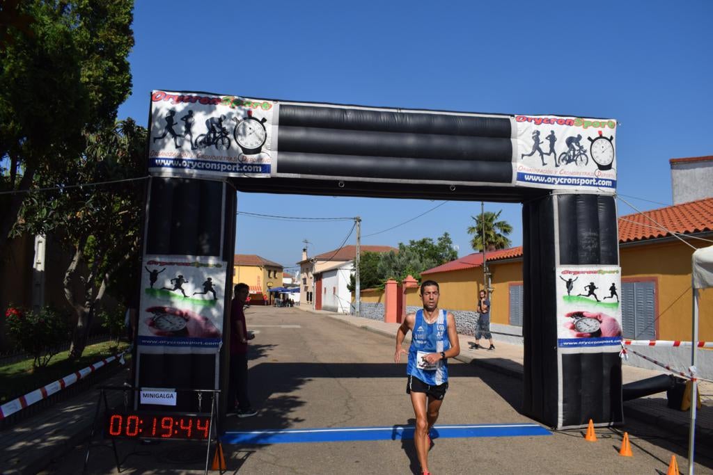 Un centenar de corredores en la IX Carrera Popular Alba de Yeltes