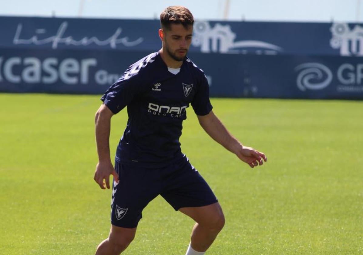 Manu Ramírez durante un entrenamiento con el UCAM Murcia