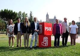 Los candidatos al Congreso y al Senado, junto al Puente Romano.