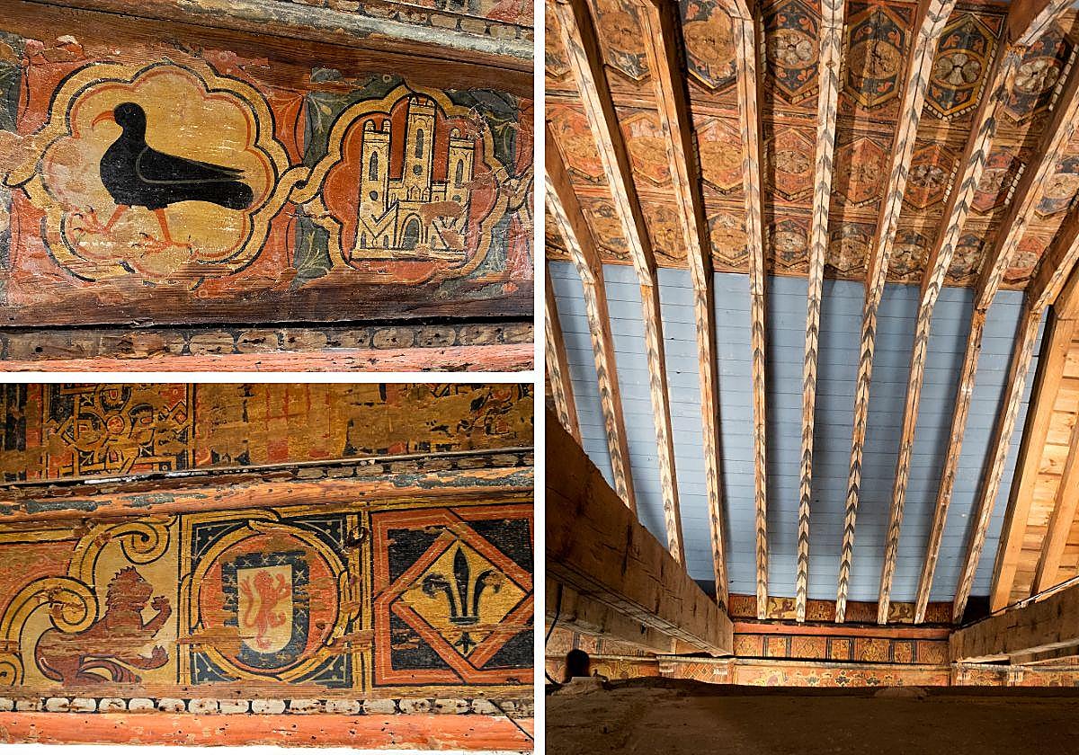 Detalle de las pinturas y del artesonado.