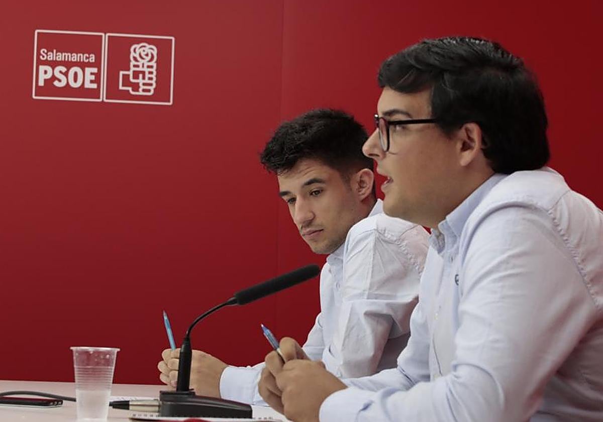 Sergio Maqueda, candidato del PSOE al Senado, y Kevin Pérez, candidato del PSOE al Congreso.