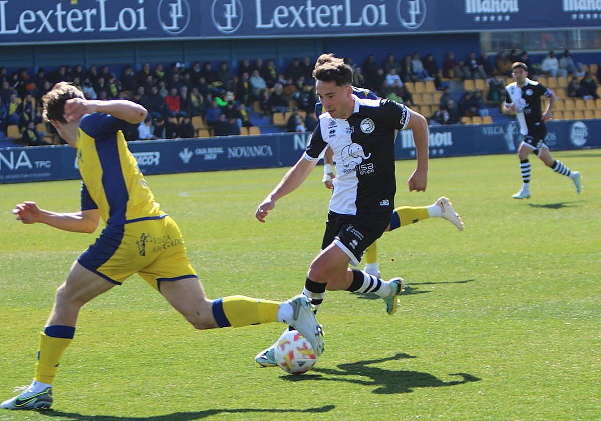 Jon Rojo, durante el partido ante el Alcorcón de la segunda vuelta en tierras madrileñas.