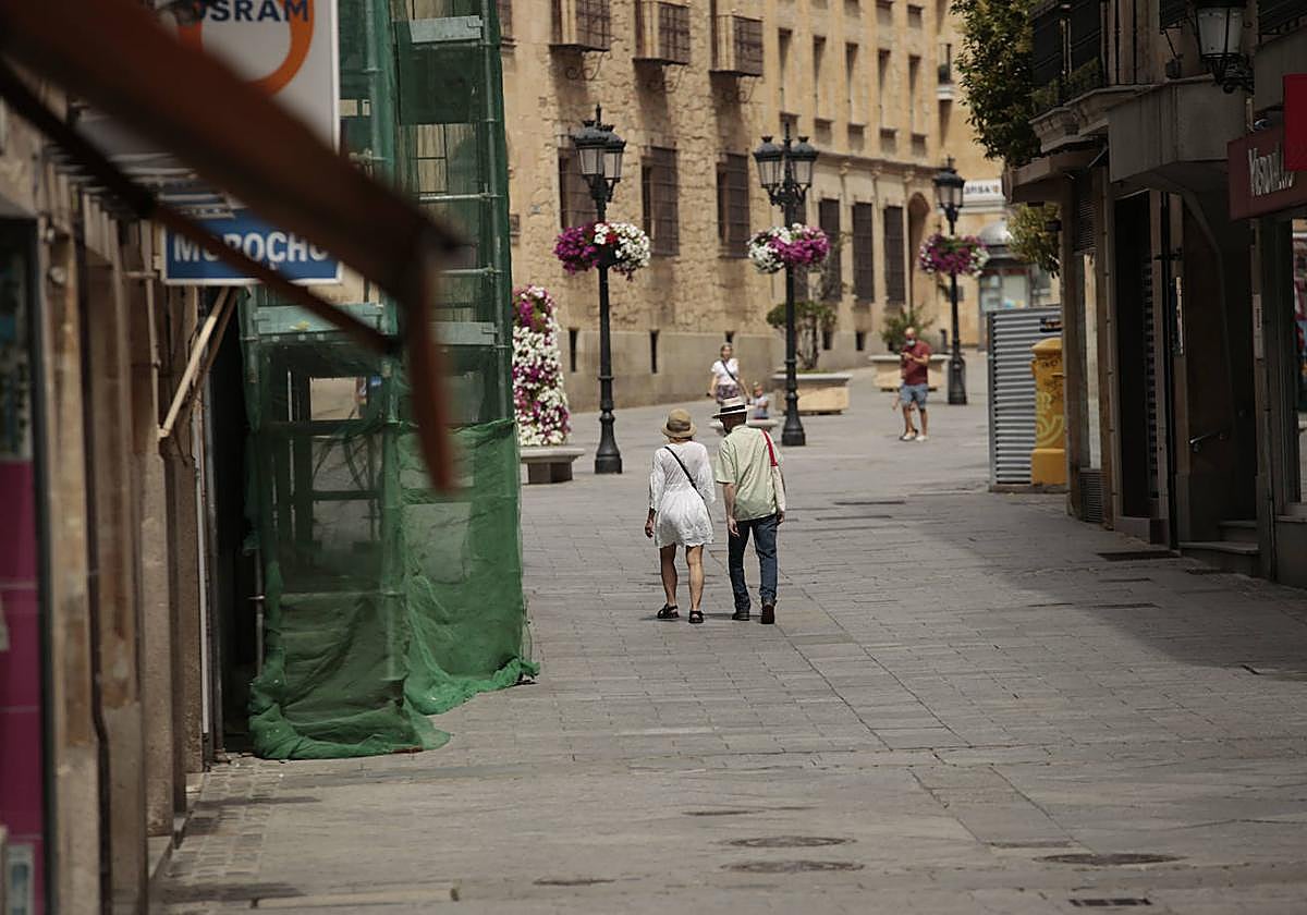 Calles casi desiertas en las horas de más calor.