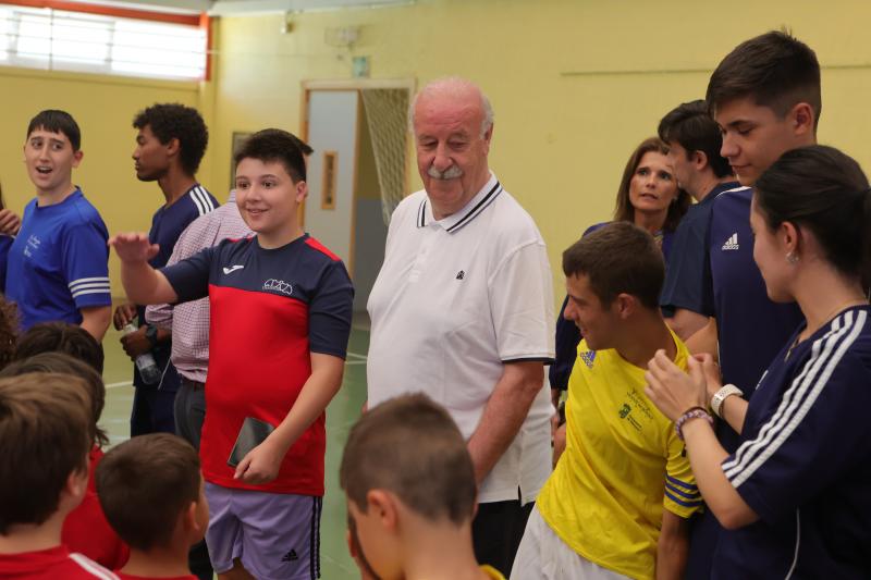 Vicente del Bosque visita su campus en Salamanca