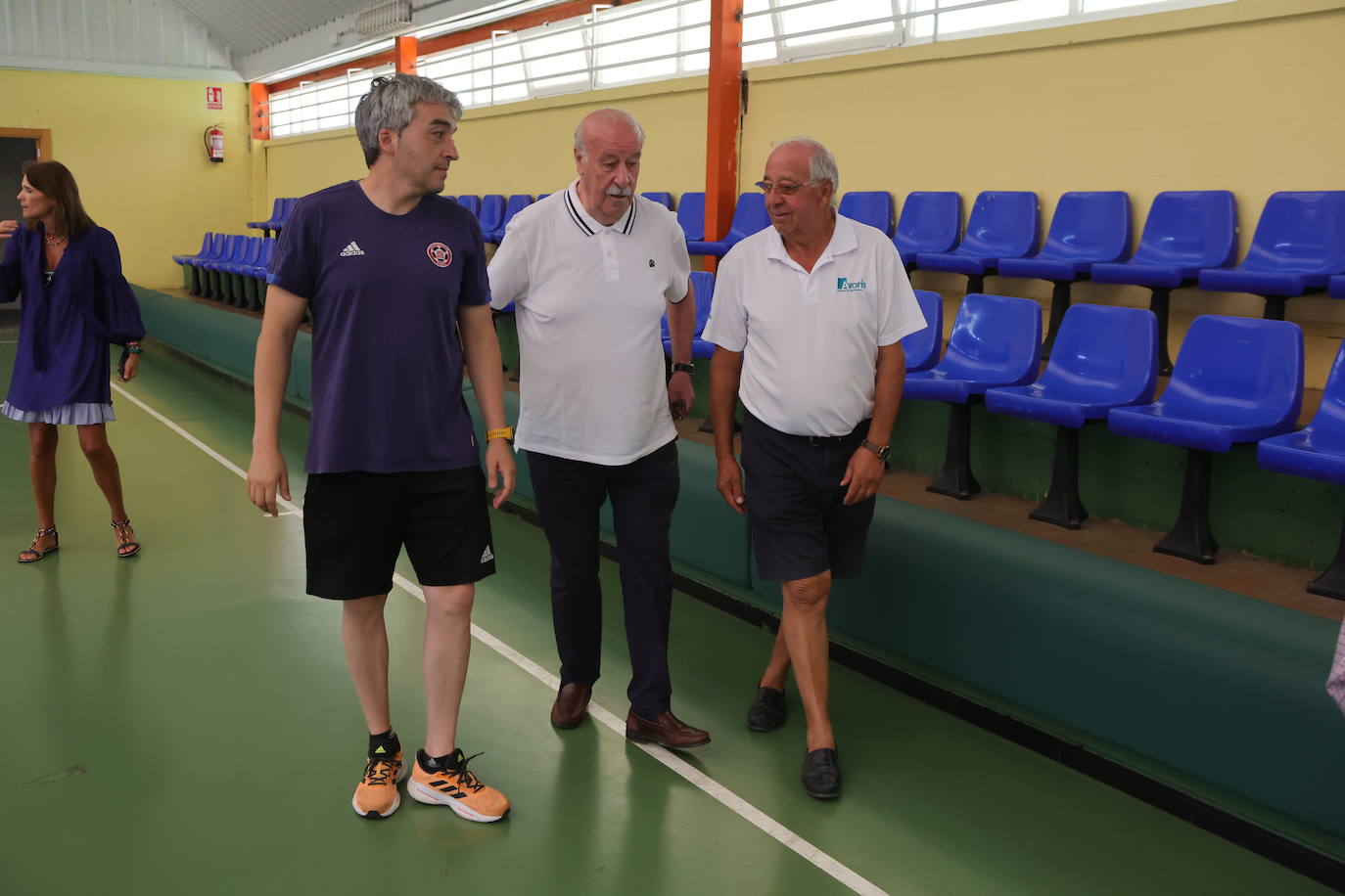 Vicente del Bosque visita su campus en Salamanca