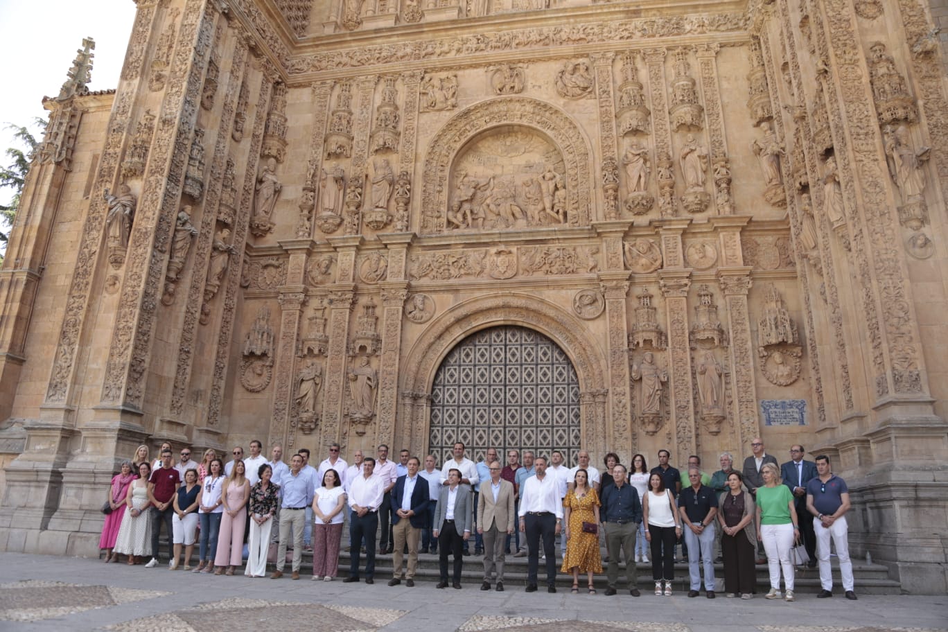 Almeida visita Salamanca y apuesta por su comunicación ferroviaria con Madrid