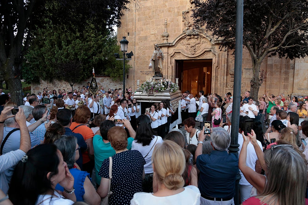 Devoción por la Virgen del Carmen junto al río