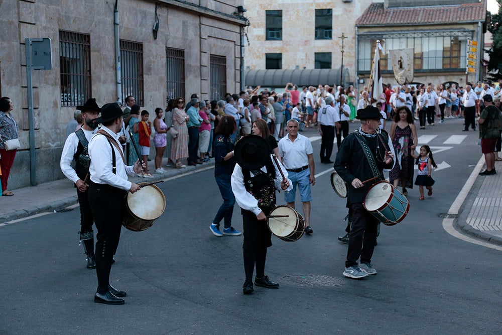 Devoción por la Virgen del Carmen junto al río