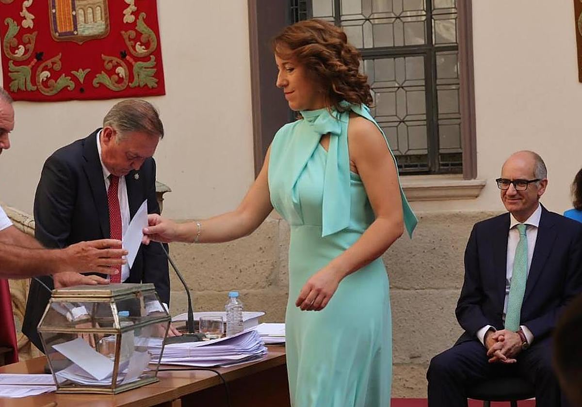 Pilar Sánchez, portavoz de la Diputación de Salamanca en el acto de investidura de este mismo martes.