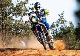 Lorenzo Santolino, con su Sherco.