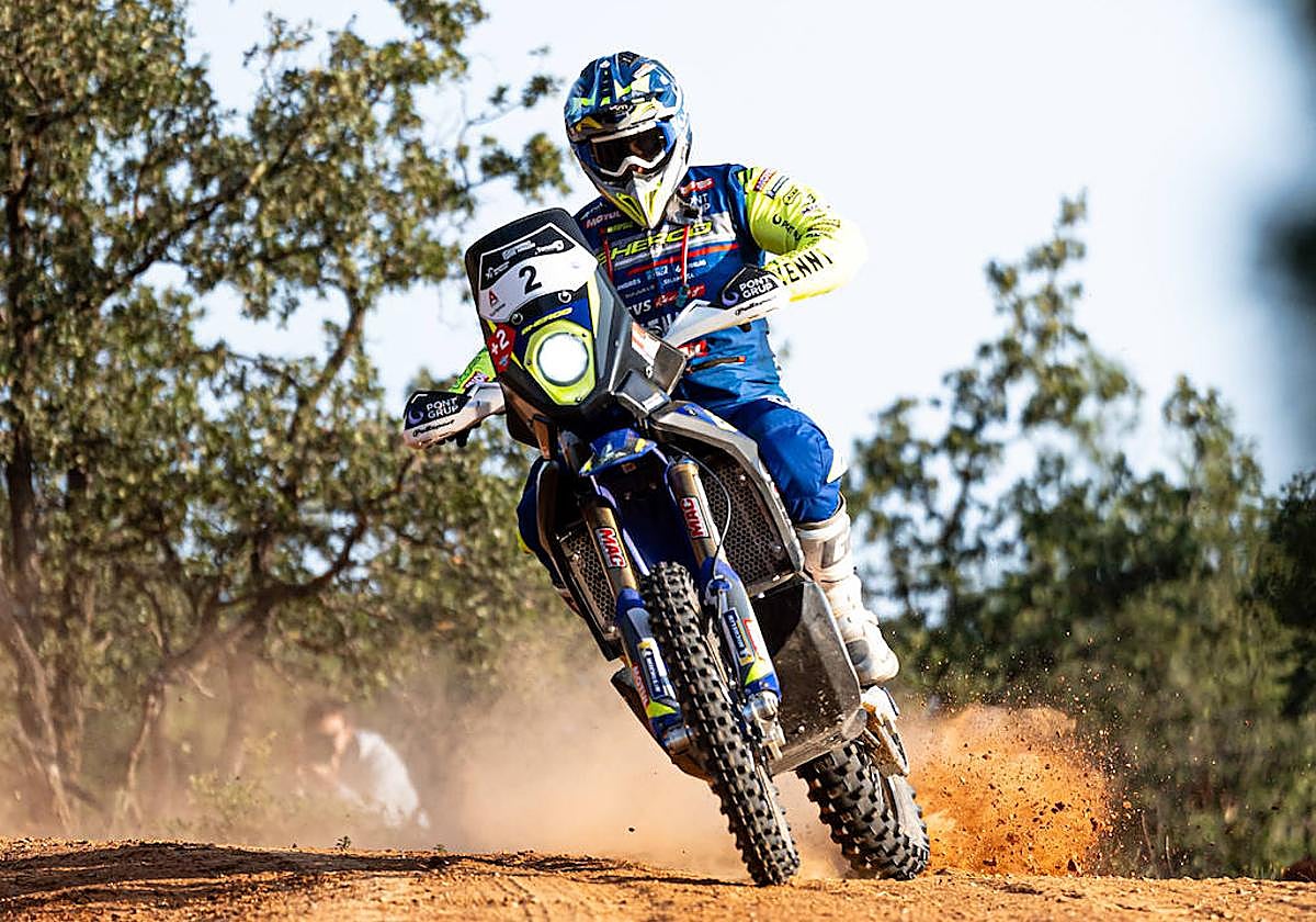 Lorenzo Santolino, con su Sherco.
