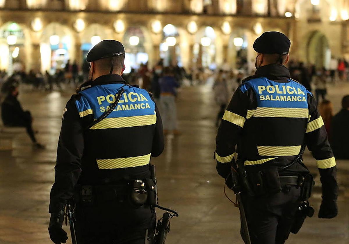 Dos incendios en la capital sobresaltan la noche salmantina