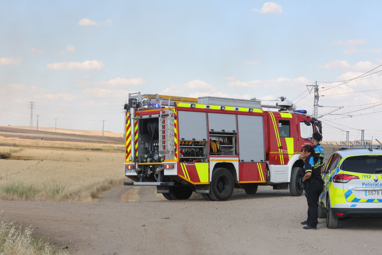 Los Bomberos de Salamanca trabajan en la extinción de un incendio en Puente Ladrillo