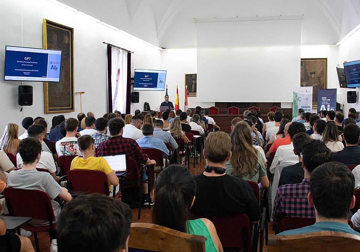 El taller «Transforma tu negocio con ayuda de la Inteligencia Artificial Generativa».