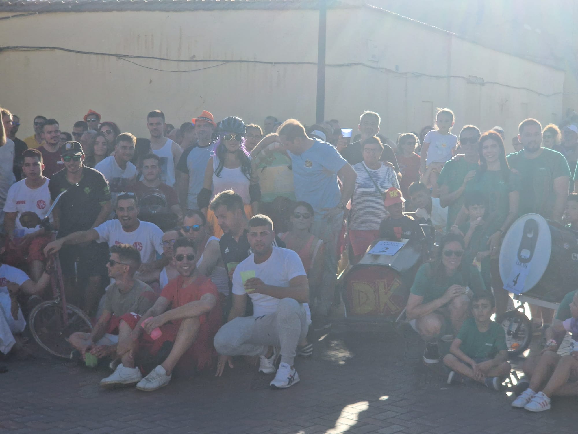 Doñinos de Salamanca llena las calles de color en honor a Santo Domingo de Guzman