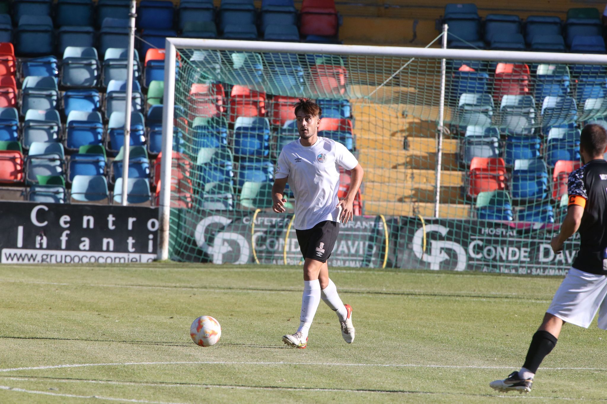 El Helmántico acoge una goleada del Salamanca frente al Ciudad Rodrigo (7-0)