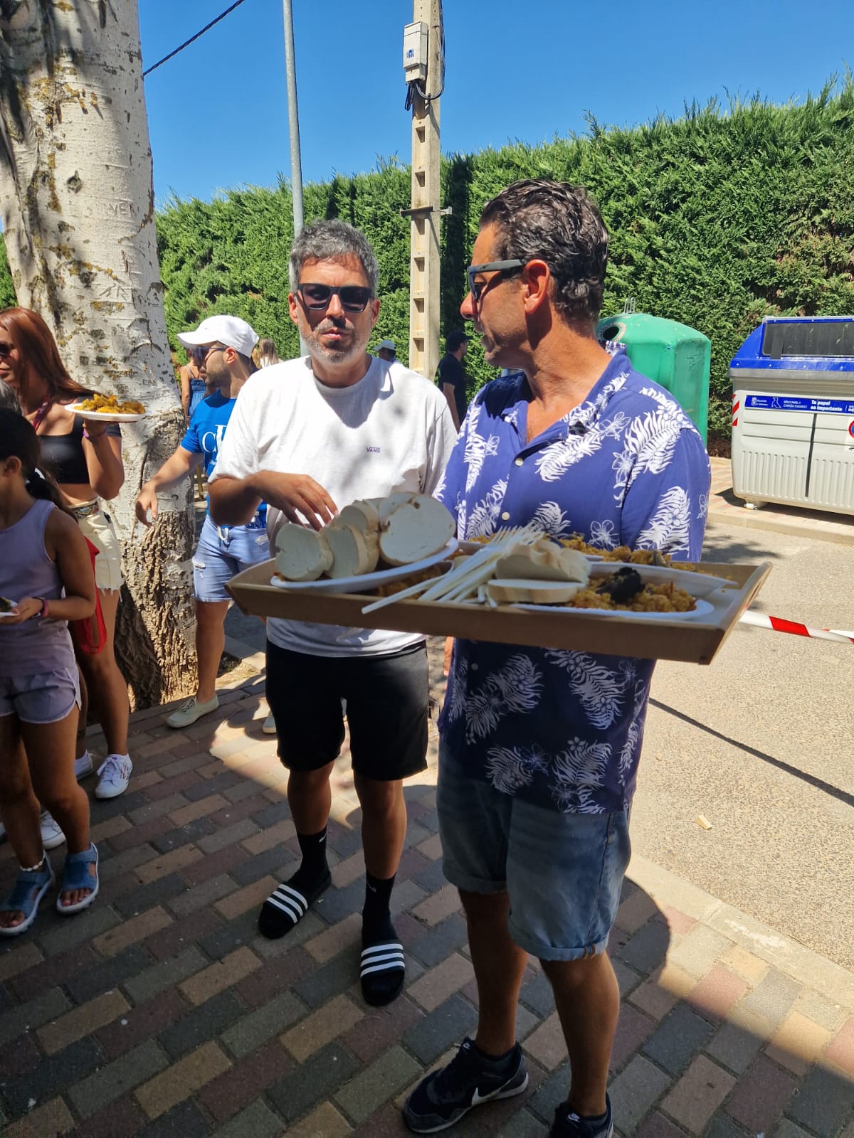 Carretones, paella y una gymkana protagonizan el domingo de fiestas en Doñinos