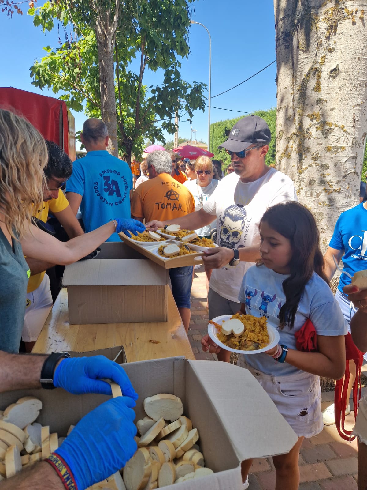 Carretones, paella y una gymkana protagonizan el domingo de fiestas en Doñinos