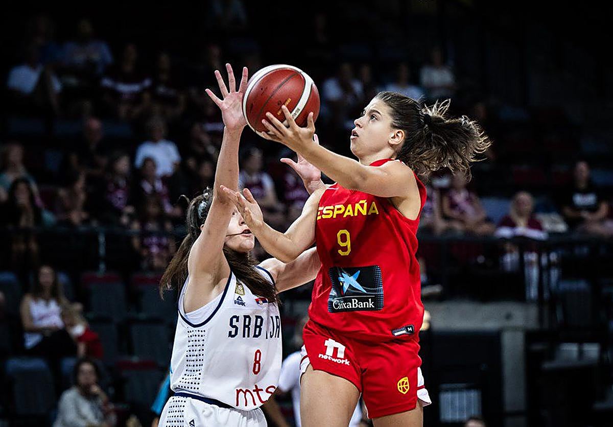 Ines Santibáñez logra el bronce europeo con la U-20.