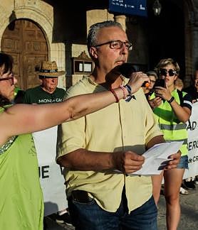 Imagen secundaria 2 - Un millar de personas reclaman la vuelta de los bomberos de Ciudad Rodrigo