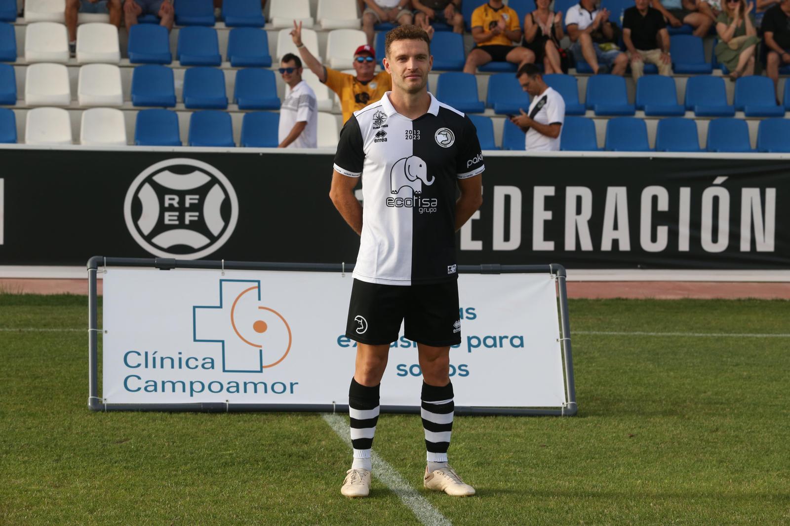 Unionistas vence en el Memorial UDS y presenta a la plantilla ante su afición