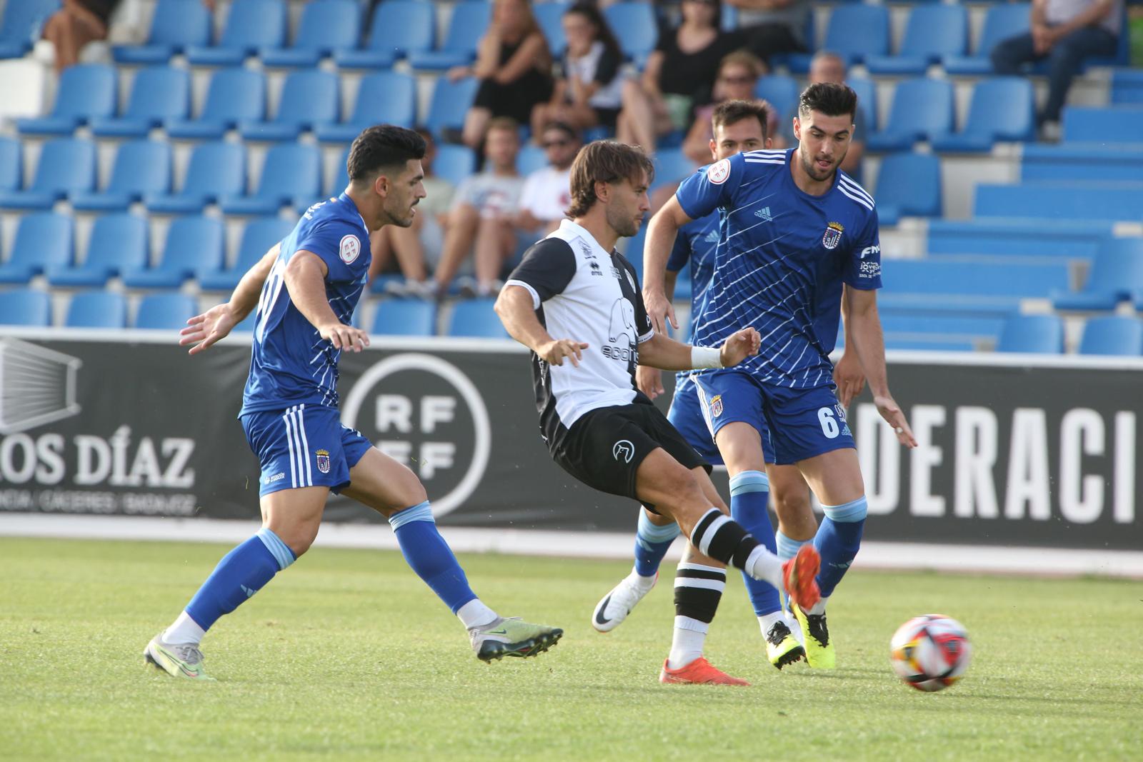 Unionistas vence en el Memorial UDS y presenta a la plantilla ante su afición