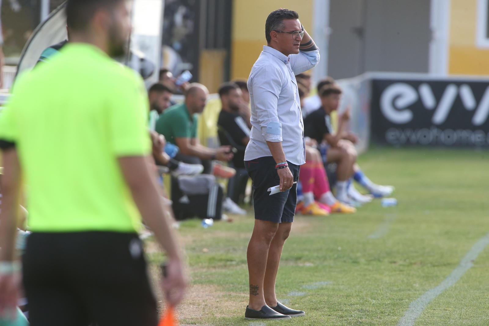 Unionistas vence en el Memorial UDS y presenta a la plantilla ante su afición