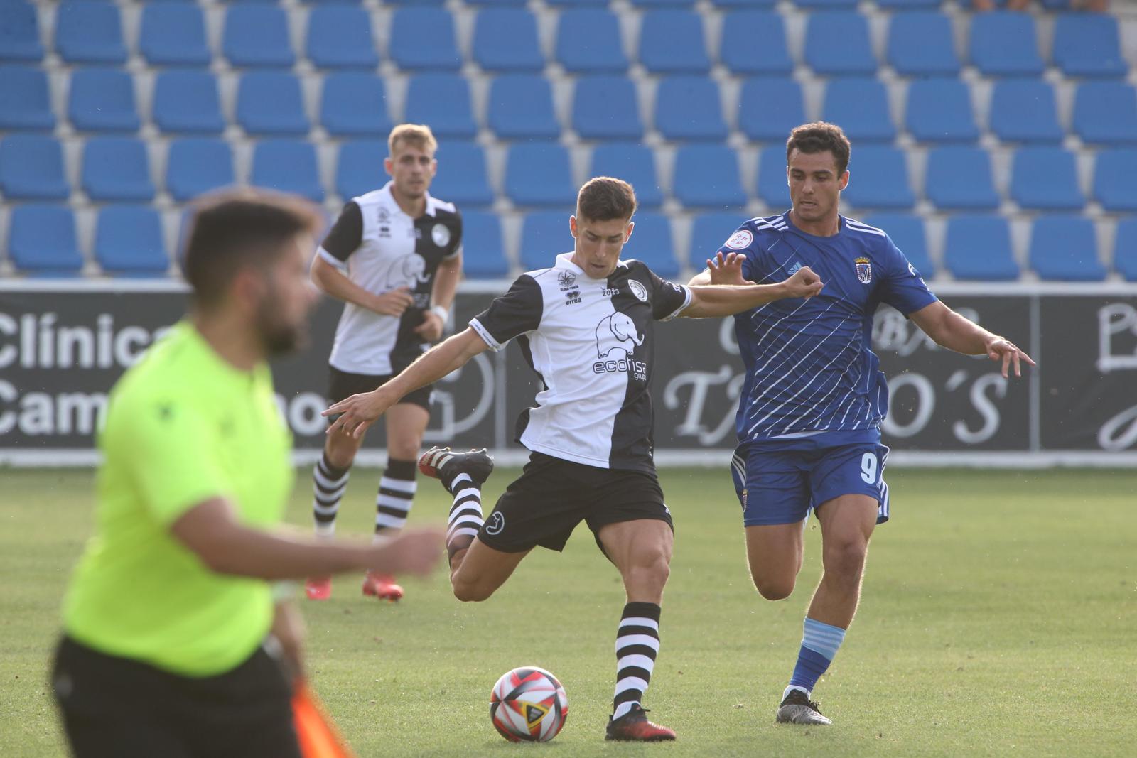 Unionistas vence en el Memorial UDS y presenta a la plantilla ante su afición
