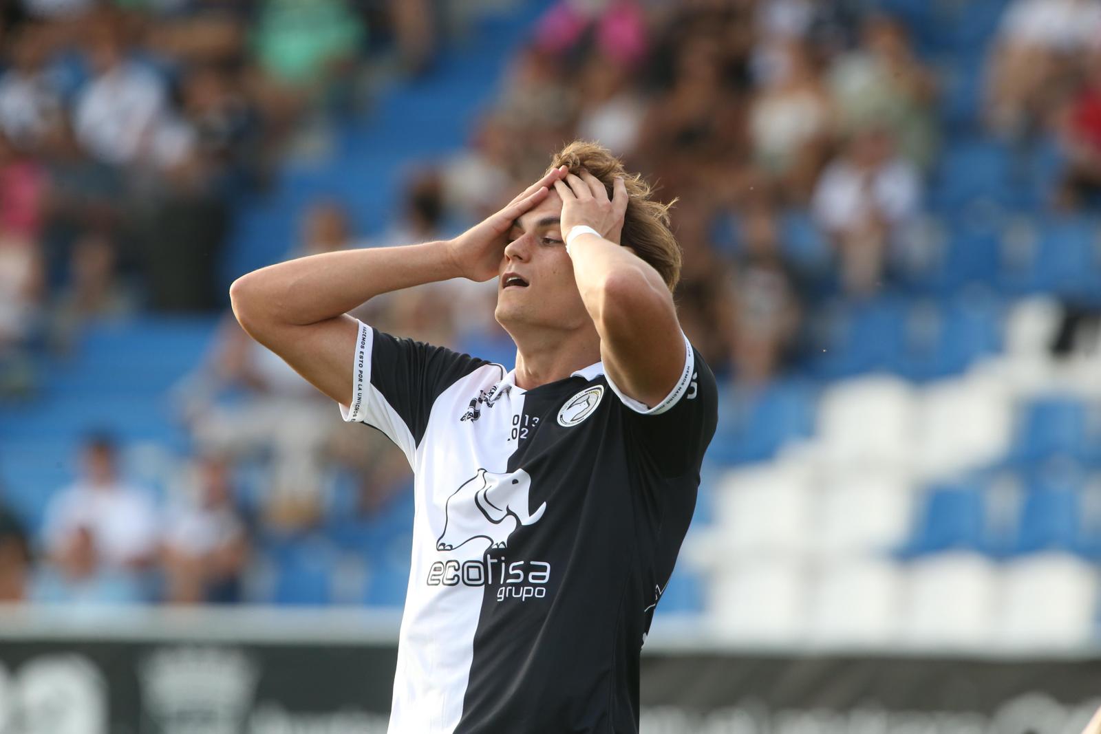 Unionistas vence en el Memorial UDS y presenta a la plantilla ante su afición