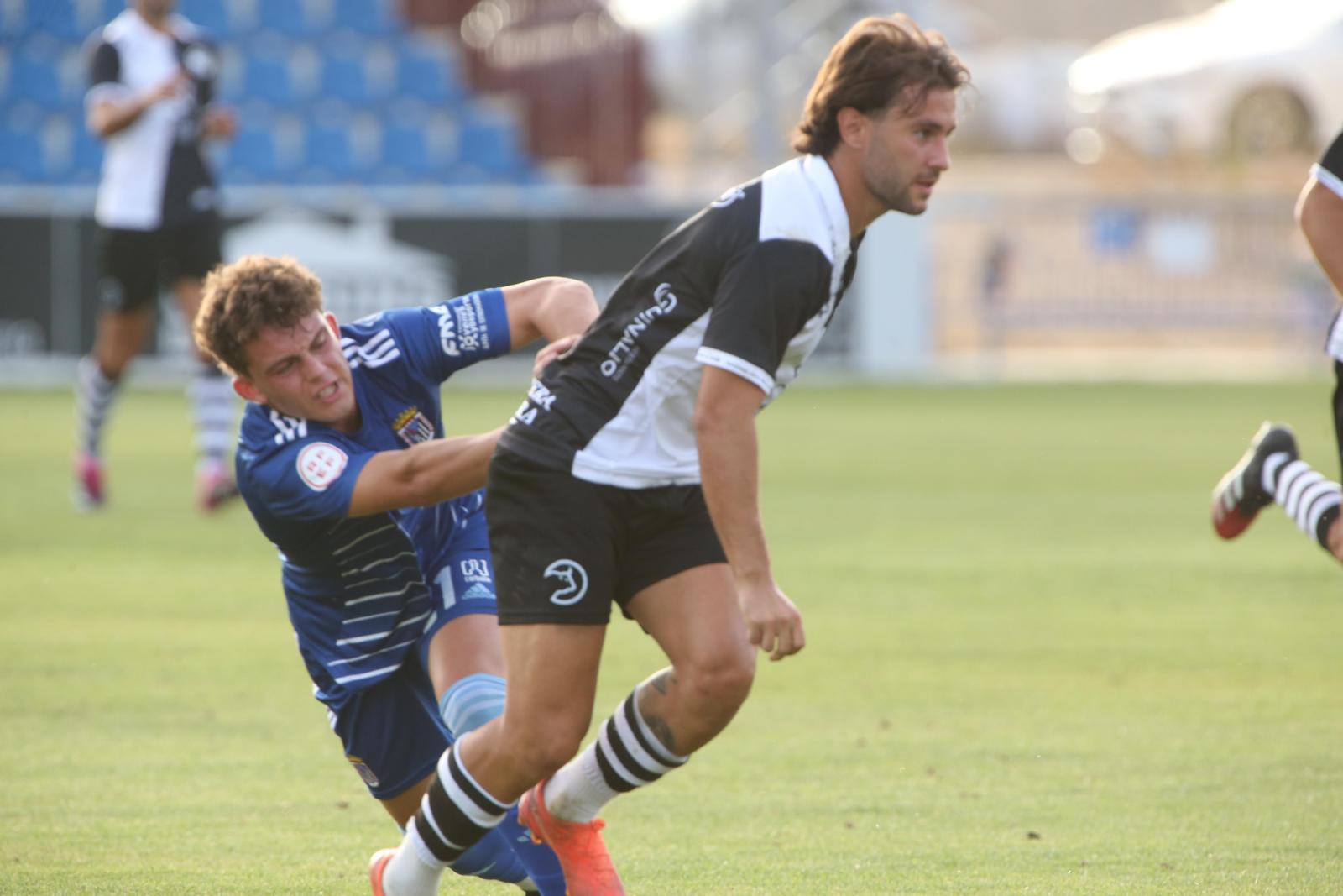 Unionistas vence en el Memorial UDS y presenta a la plantilla ante su afición