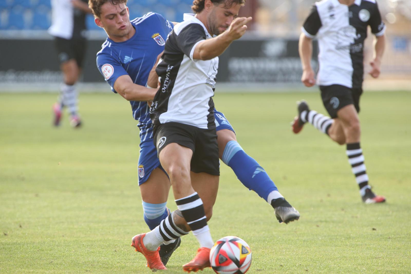 Unionistas vence en el Memorial UDS y presenta a la plantilla ante su afición
