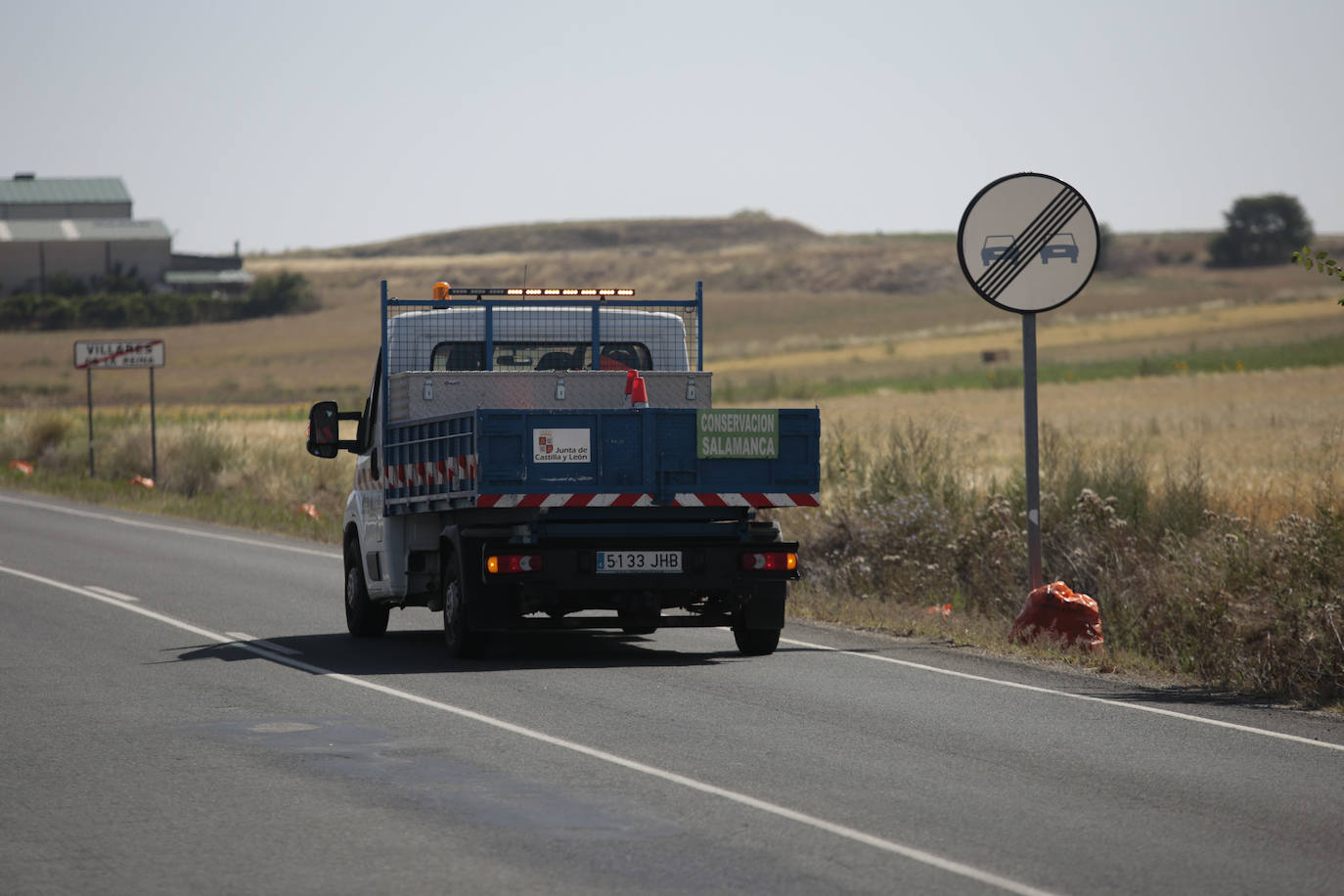 Cuando las cunetas se convierten en un vertedero